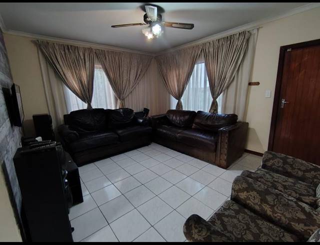 3 BEDROOM HOUSE FOR SALE IN HILLARY